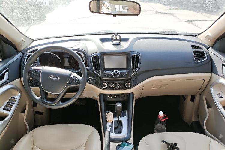 Used Chery Tiggo 5 2014 2.0L CVT Joyful Edition Center Console