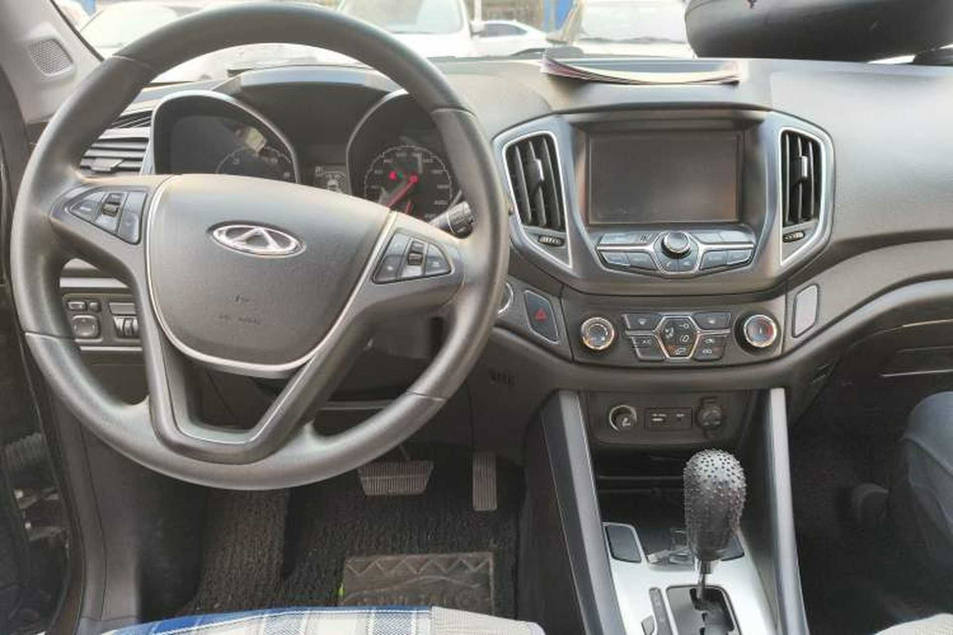 Used Chery Tiggo 5 2014 2.0L CVT Joyful Edition Center Console