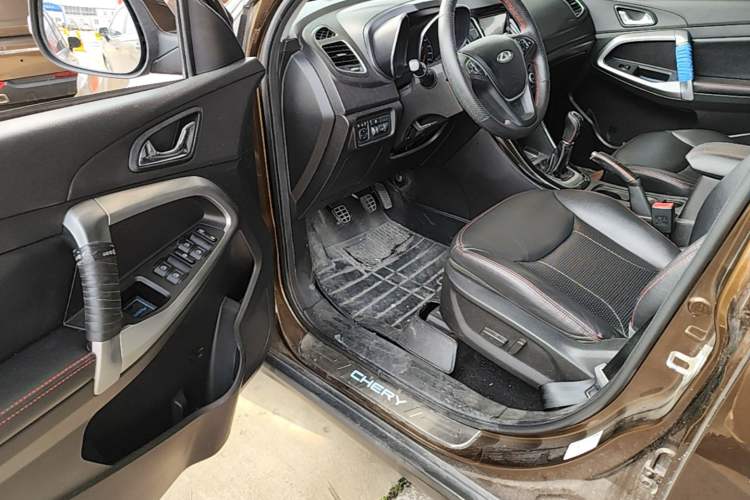 Used Chery Tiggo 5 2014 2.0L Manual - Family Deluxe Edition Driver Seat