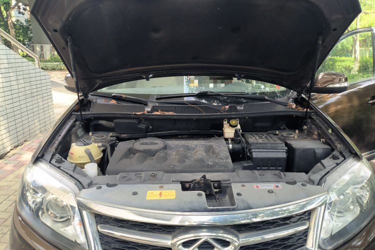 Used Chery Tiggo 5 2014 2.0L CVT Family Deluxe Edition Engine Bay