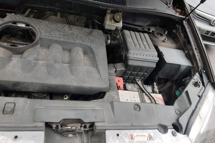 Used Chery Tiggo 5 2014 2.0L Manual - Family Deluxe Edition Engine Bay Left