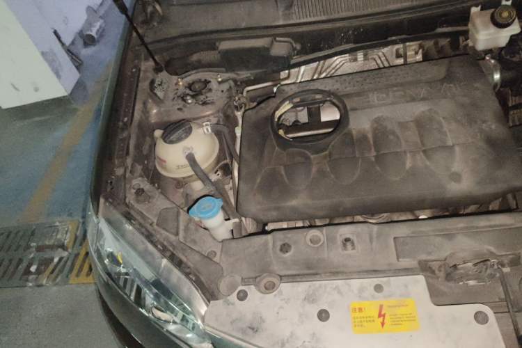 Used Chery Tiggo 5 2014 2.0L CVT Family Deluxe Edition Engine Bay Right