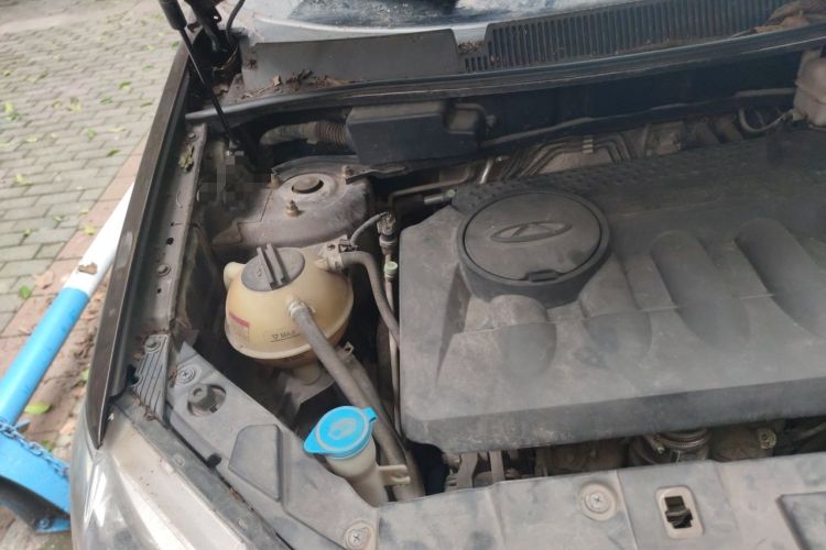 Used Chery Tiggo 5 2014 2.0L CVT Family Deluxe Edition Engine Bay Right