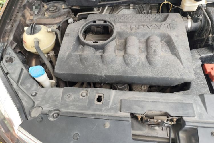 Used Chery Tiggo 5 2014 2.0L CVT Family Deluxe Edition Engine Bay Right