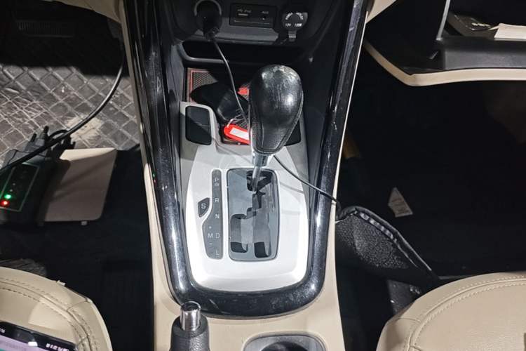 Used Chery Tiggo 5 2014 2.0L CVT Family Deluxe Edition Gear Lever