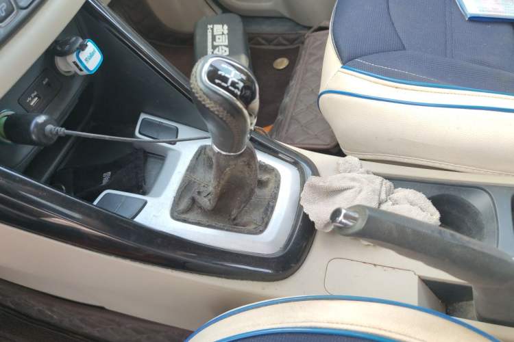 Used Chery Tiggo 5 2014 2.0L Manual - Family Deluxe Edition Gear Lever