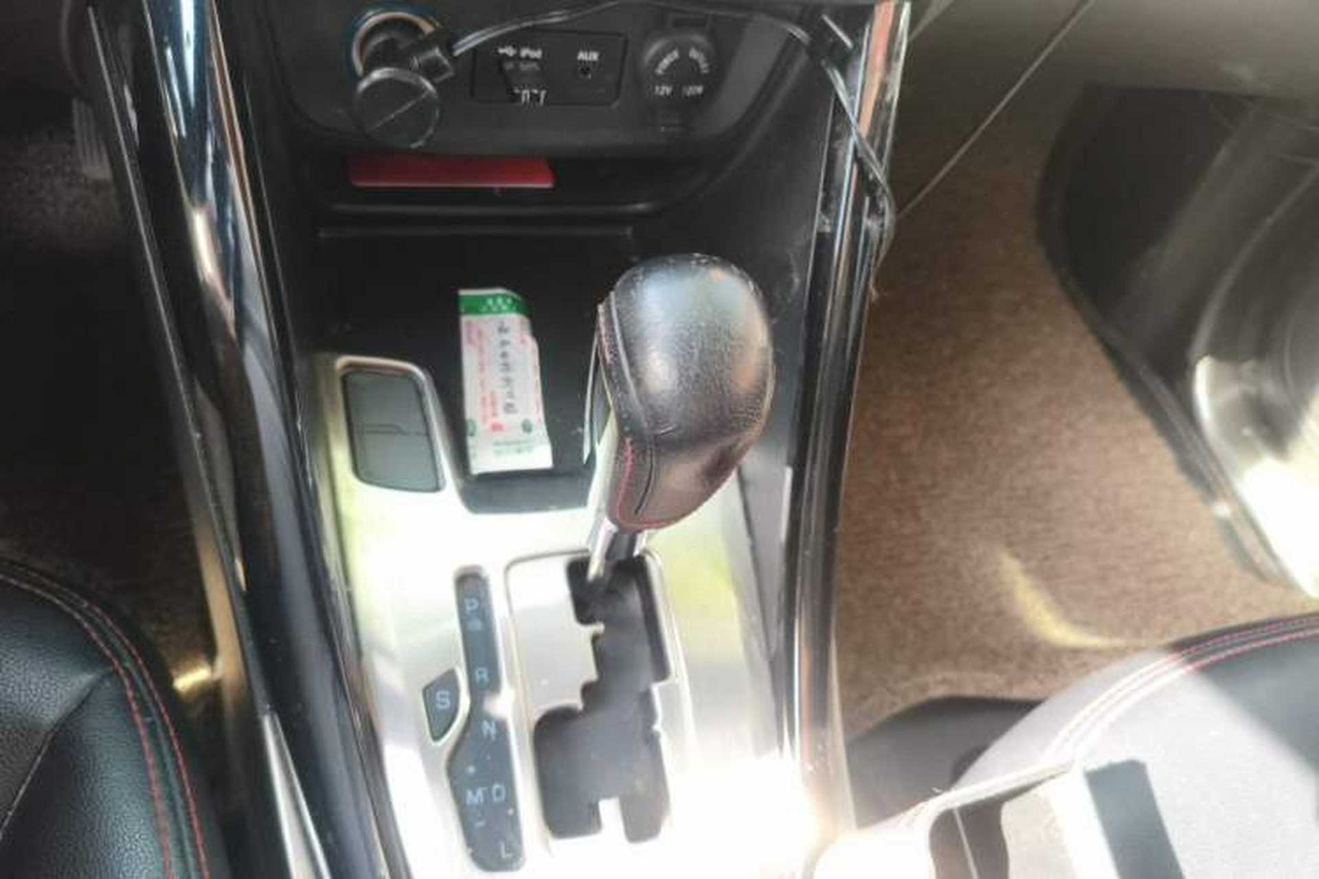 Used Chery Tiggo 5 2014 2.0L CVT Family Deluxe Edition Gear Lever