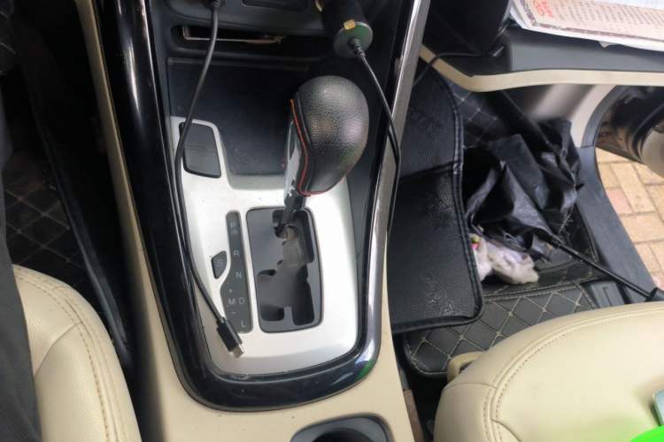 Used Chery Tiggo 5 2014 2.0L CVT Family Deluxe Edition Gear Lever