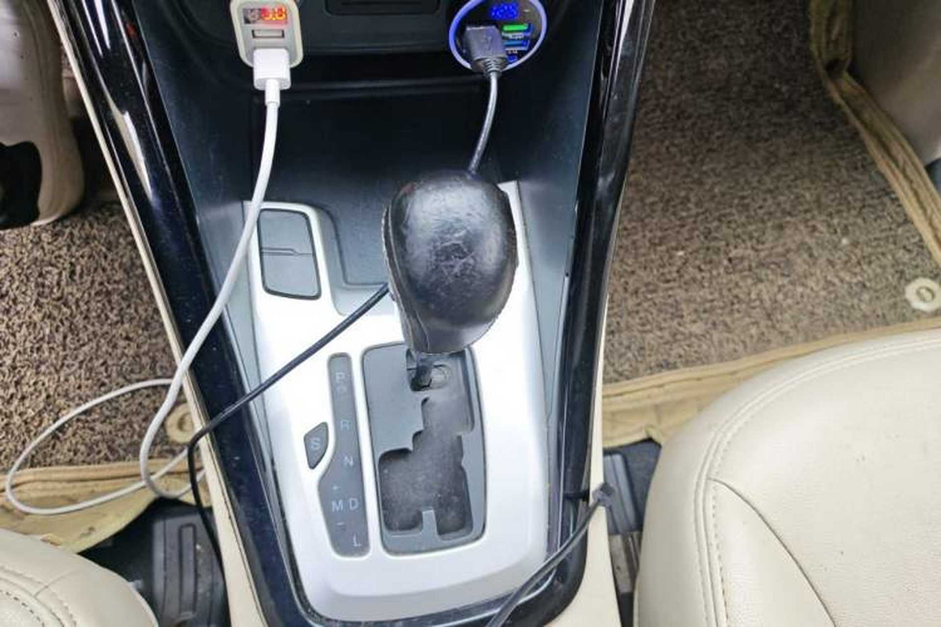 Used Chery Tiggo 5 2014 2.0L CVT Family Deluxe Edition Gear Lever