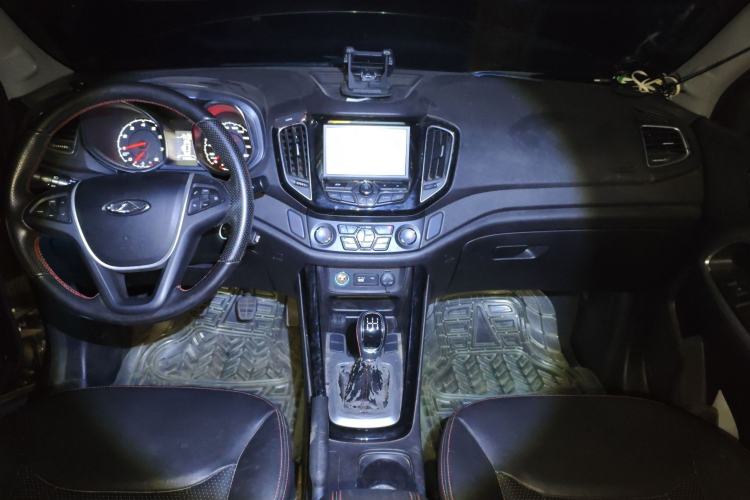 Used Chery Tiggo 5 2014 2.0L Manual - Family Deluxe Edition Interior 2