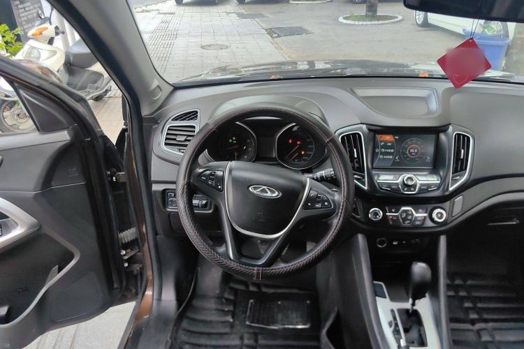 Used Chery Tiggo 5 2014 2.0L CVT Joyful Edition Interior 2