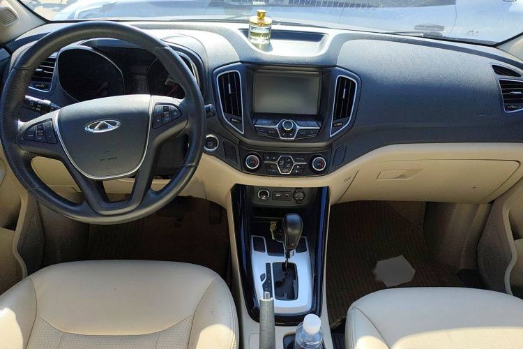 Used Chery Tiggo 5 2014 2.0L CVT Family Deluxe Edition Interior 3