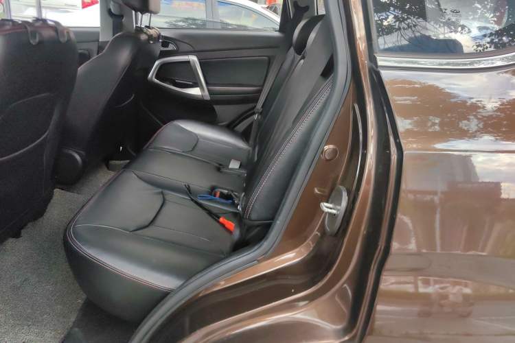 Used Chery Tiggo 5 2014 2.0L CVT Joyful Edition Interior 4