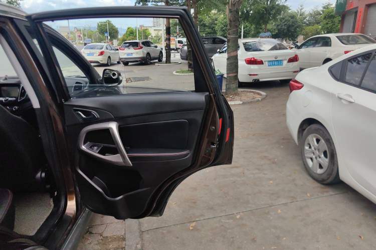 Used Chery Tiggo 5 2014 2.0L CVT Joyful Edition Interior 6