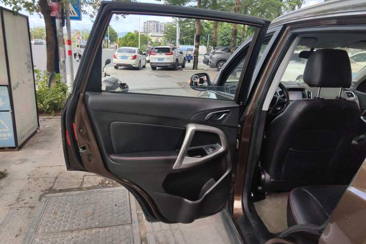 Used Chery Tiggo 5 2014 2.0L CVT Joyful Edition Interior 8