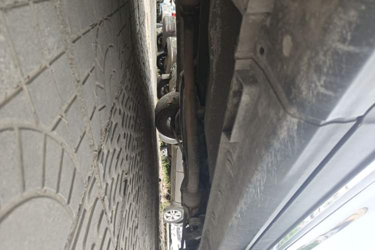Used Chery Tiggo 5 2014 2.0L CVT Family Deluxe Edition Left Side Sill