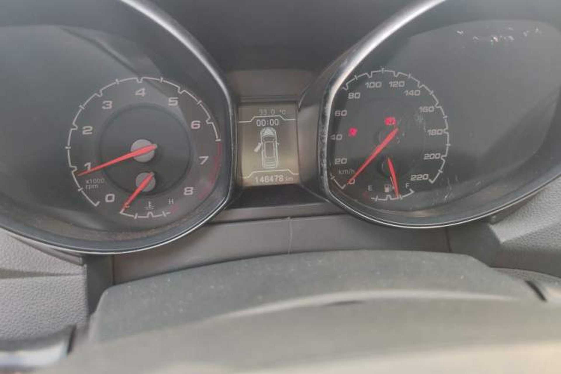 Used Chery Tiggo 5 2014 2.0L Manual - Family Deluxe Edition Odometer Close Up