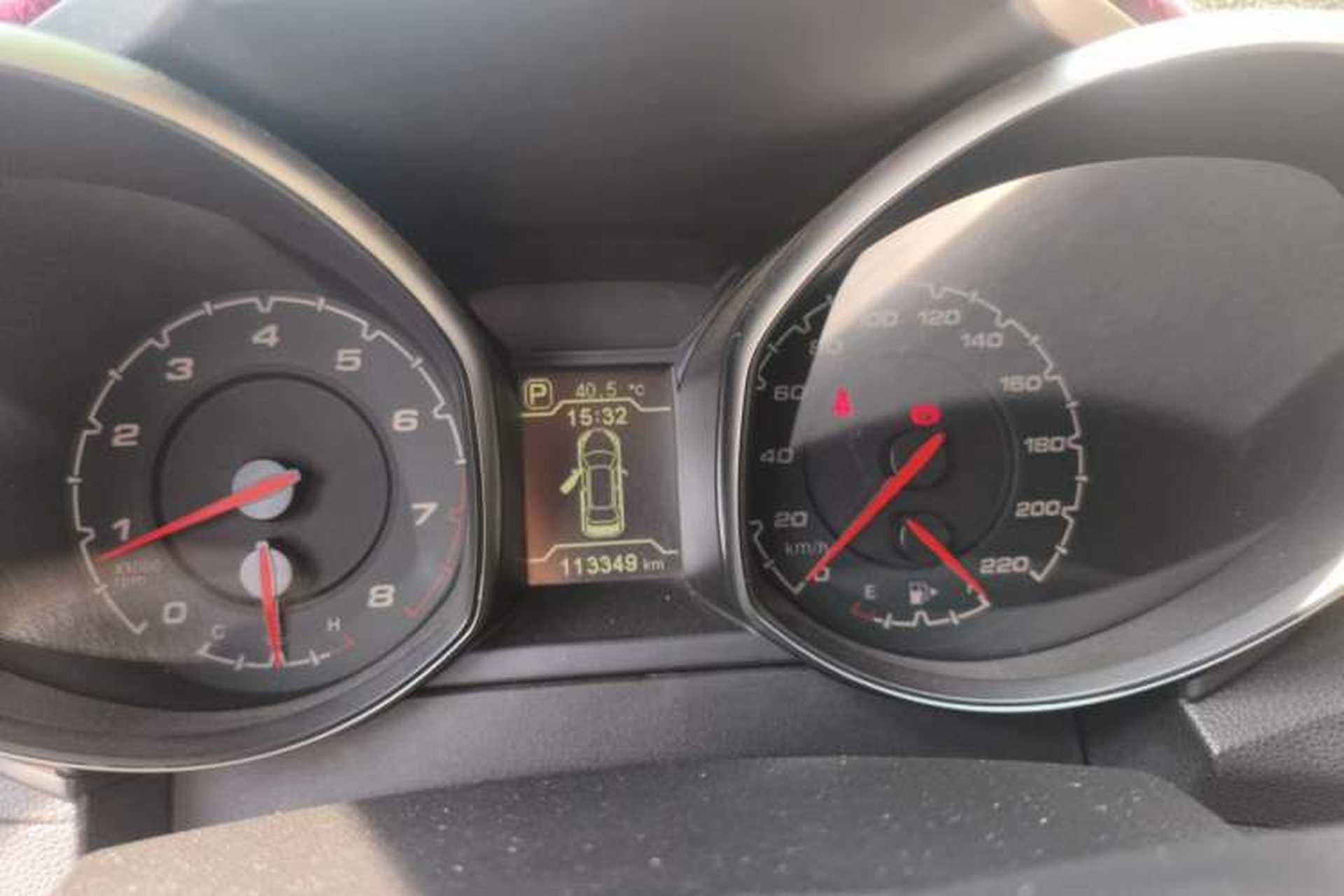 Used Chery Tiggo 5 2014 2.0L CVT Family Deluxe Edition Odometer Close Up