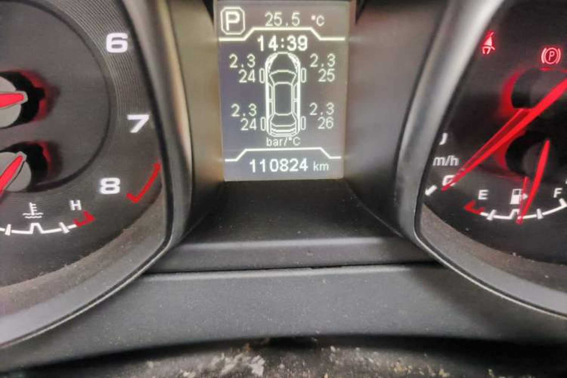 Used Chery Tiggo 5 2014 2.0L CVT Family Deluxe Edition Odometer Close Up