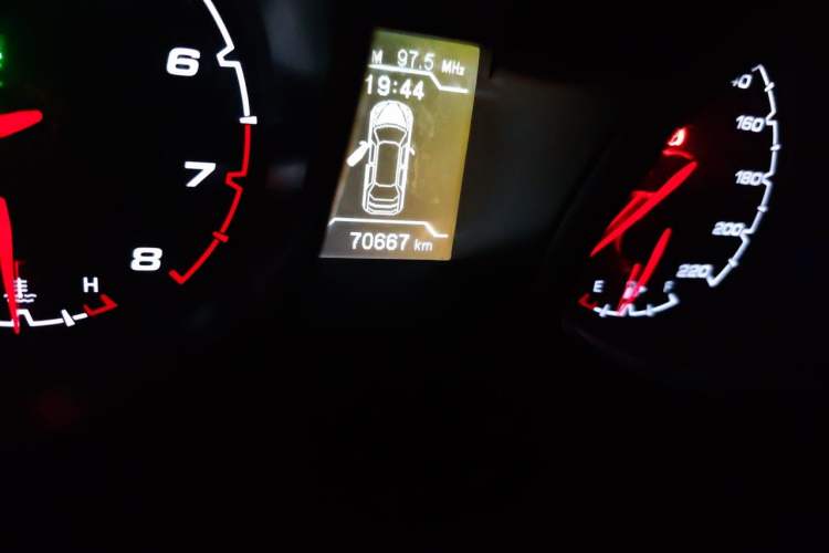 Used Chery Tiggo 5 2014 2.0L CVT Joyful Edition Odometer Close Up