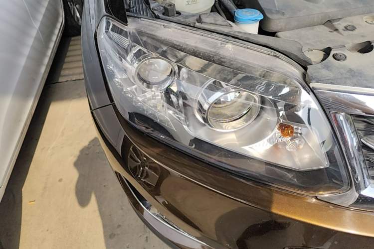 Used Chery Tiggo 5 2014 2.0L Manual - Family Deluxe Edition Right Front Headlight