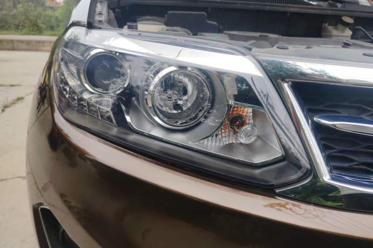 Used Chery Tiggo 5 2014 2.0L Manual - Family Deluxe Edition Right Front Headlight
