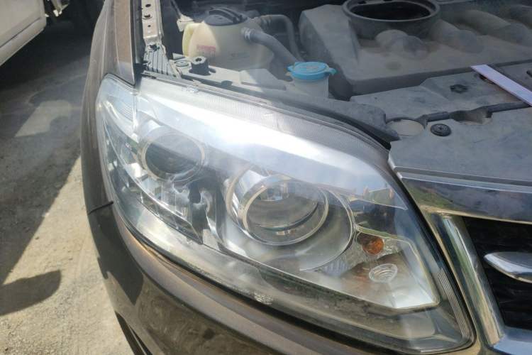 Used Chery Tiggo 5 2014 2.0L CVT Family Deluxe Edition Right Front Headlight