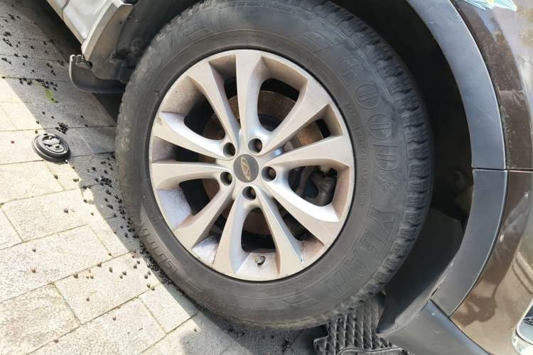 Used Chery Tiggo 5 2014 2.0L CVT Joyful Edition Right Front Wheel Hub