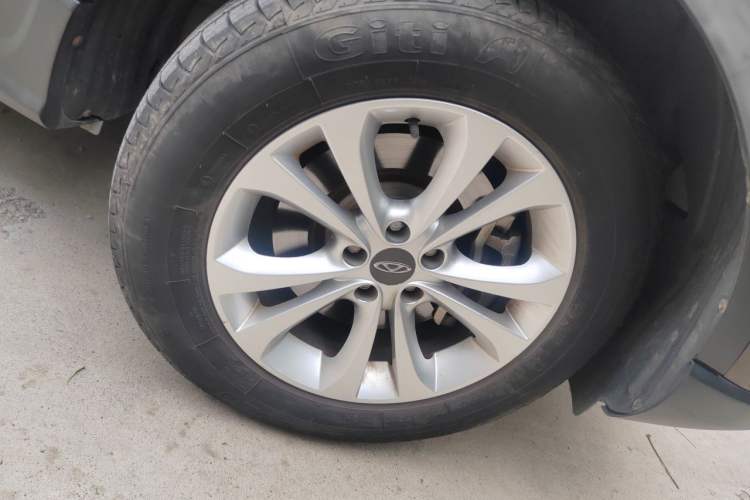 Used Chery Tiggo 5 2014 2.0L Manual - Family Deluxe Edition Right Front Wheel Hub