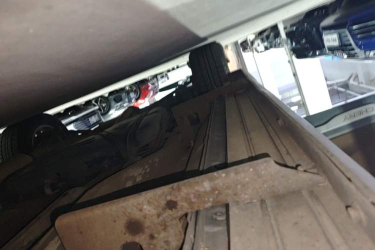 Used Chery Tiggo 5 2014 2.0L CVT Family Deluxe Edition Right Side Sill