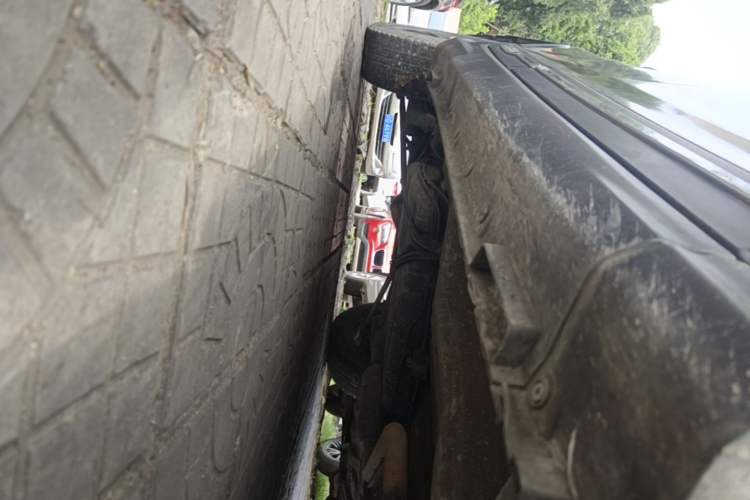 Used Chery Tiggo 5 2014 2.0L CVT Family Deluxe Edition Right Side Sill