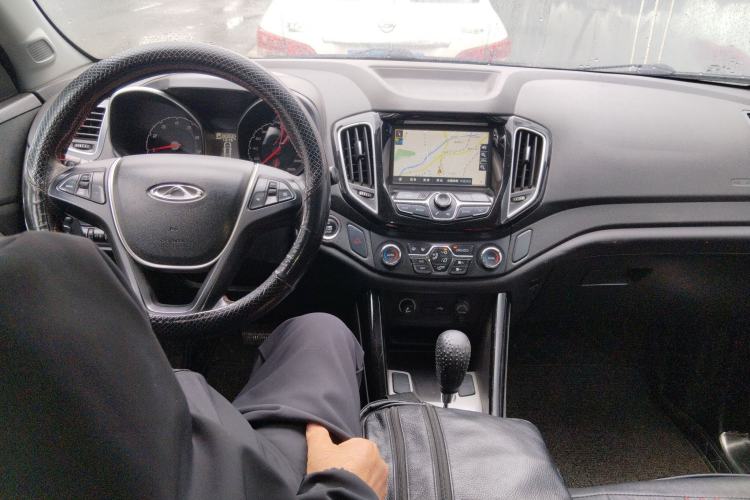 Used Chery Tiggo 5 2014 2.0L CVT Family Deluxe Edition Center Console