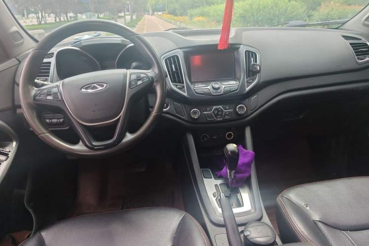 Used Chery Tiggo 5 2014 2.0L CVT Joyful Edition Center Console