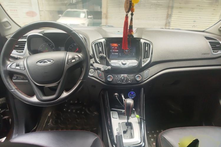 Used Chery Tiggo 5 2014 2.0L CVT Family Deluxe Edition Center Console