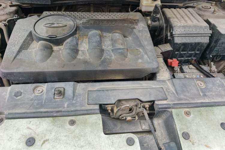 Used Chery Tiggo 5 2014 2.0L Manual - Family Deluxe Edition Engine Bay