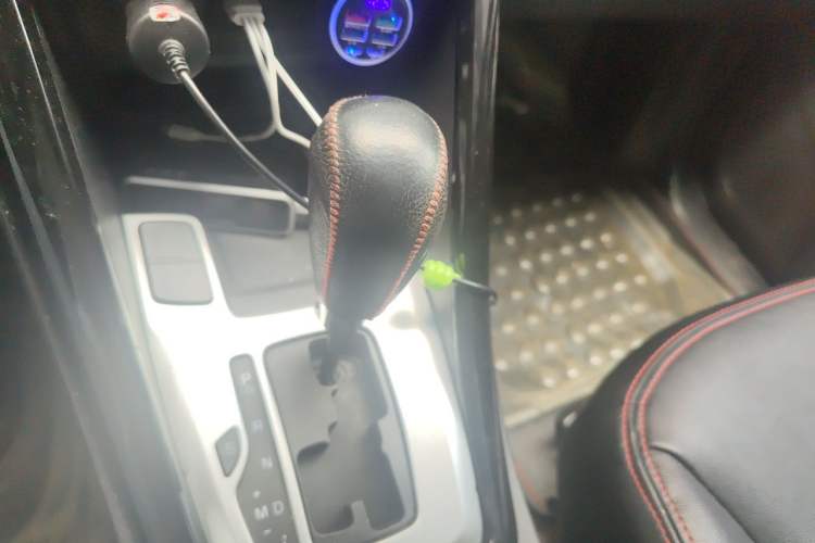 Used Chery Tiggo 5 2014 2.0L CVT Family Deluxe Edition Gear Lever