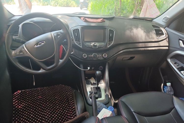 Used Chery Tiggo 5 2014 2.0L CVT Joyful Edition Center Console