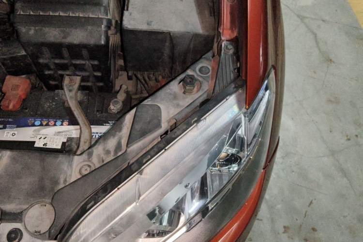 Used Chery Tiggo 5 2014 2.0L CVT Family Deluxe Edition Engine Bay Left