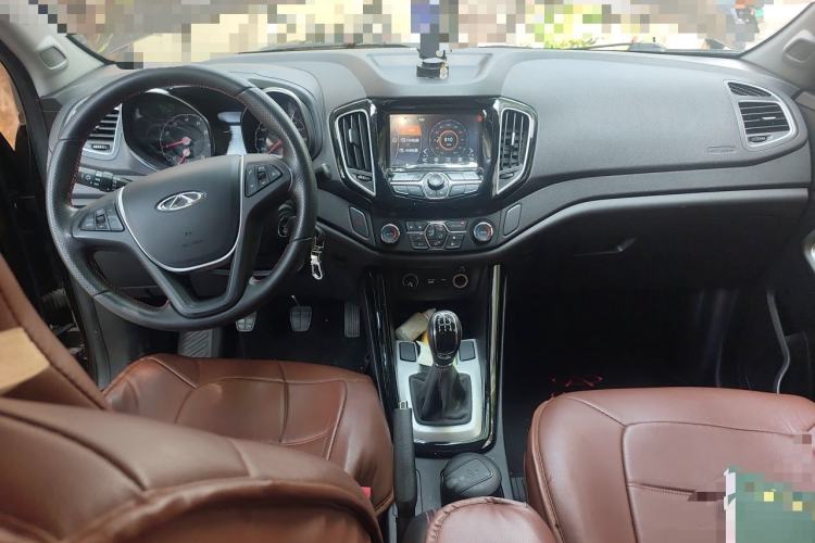 Used Chery Tiggo 5 2014 2.0L Manual - Family Deluxe Edition Center Console