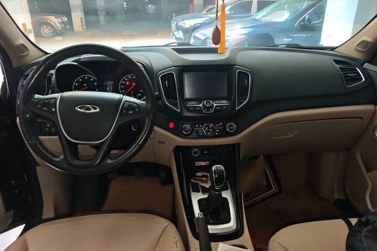Used Chery Tiggo 5 2014 2.0L Manual - Family Deluxe Edition Center Console