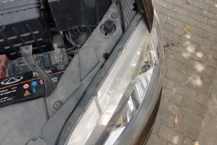 Used Chery Tiggo 5 2014 2.0L Manual - Family Deluxe Edition Engine Bay Left