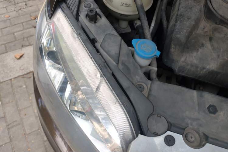 Used Chery Tiggo 5 2014 2.0L Manual - Family Deluxe Edition Engine Bay Right