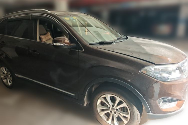 Used Chery Tiggo 5 2014 2.0L Manual - Family Deluxe Edition Front Right 45 Deg