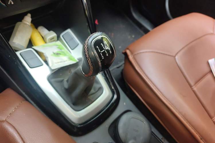 Used Chery Tiggo 5 2014 2.0L Manual - Family Deluxe Edition Gear Lever