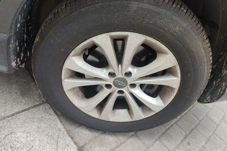 Used Chery Tiggo 5 2014 2.0L Manual - Family Deluxe Edition Right Front Wheel Hub