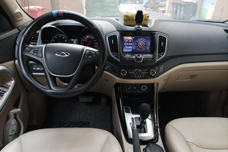 Used Chery Tiggo 5 2014 2.0L CVT Family Deluxe Edition Center Console