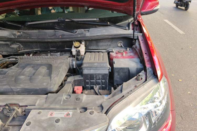 Used Chery Tiggo 5 2014 2.0L CVT Family Deluxe Edition Engine Bay Left