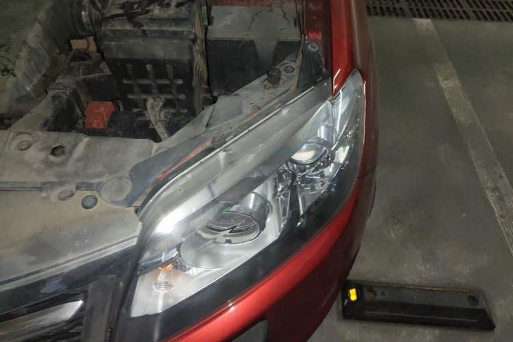 Used Chery Tiggo 5 2014 2.0L CVT Family Deluxe Edition Engine Bay Left