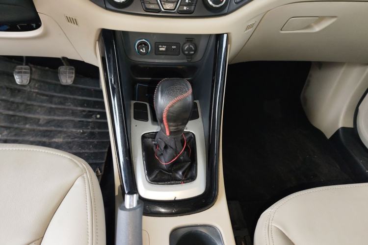 Used Chery Tiggo 5 2014 2.0L Manual - Family Deluxe Edition Gear Lever