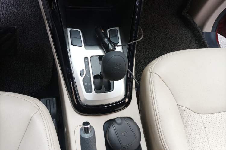 Used Chery Tiggo 5 2014 2.0L CVT Family Deluxe Edition Gear Lever